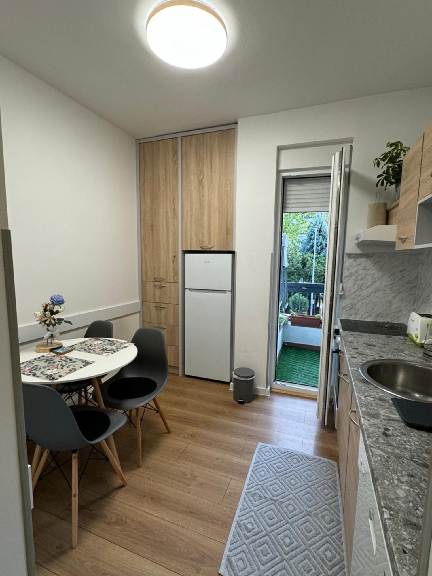 Ferienwohnung Eleven Podgorica Exterior foto